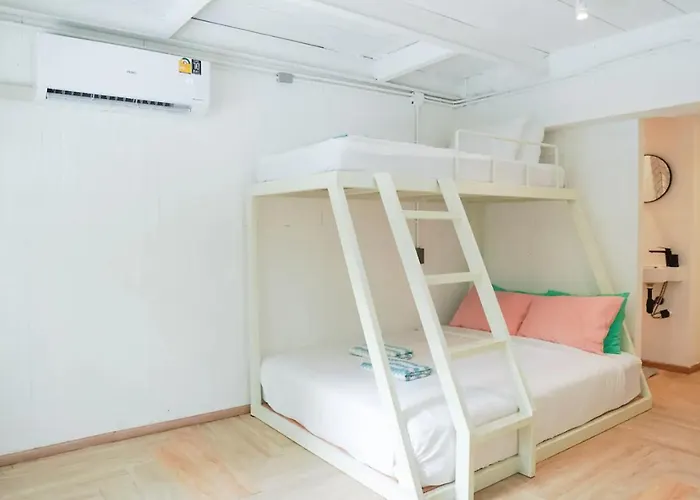 The Greens Khaosan Hotel 3*